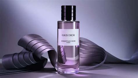 dior grüne flasche|Gris Dior: Unisex Eau de Parfum with Chypre Notes .